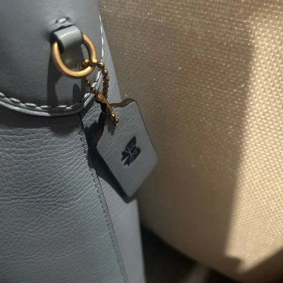 Coach Brooklyn 28 - Picture 2 of 4